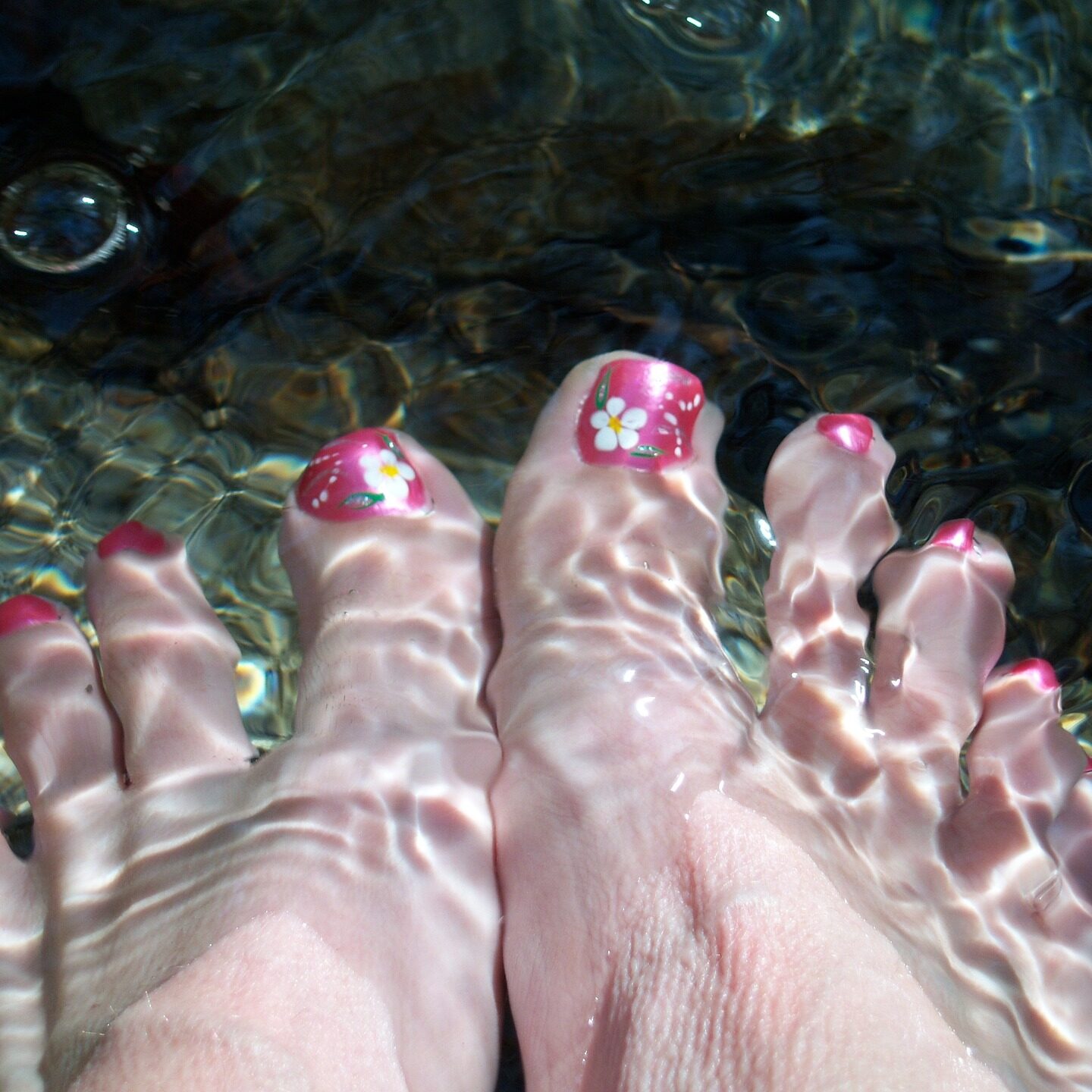 feet-799034_1920